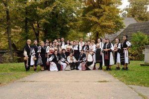 Sezatoarea din bibloteca